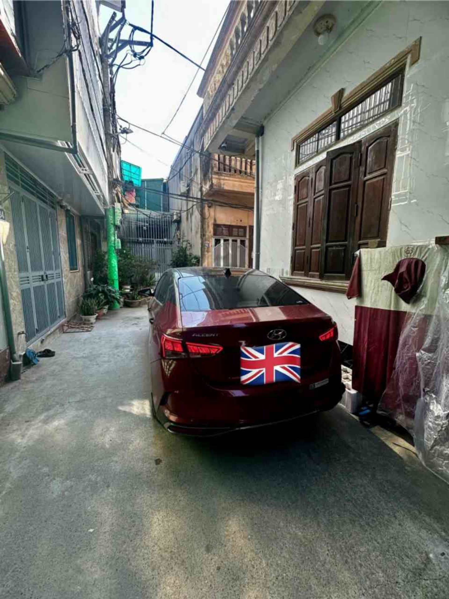 Bán nhà Tân Mai - diện tích 44m2 2 tầng - ô tô đỗ cửa - giá 4,9 tỷ