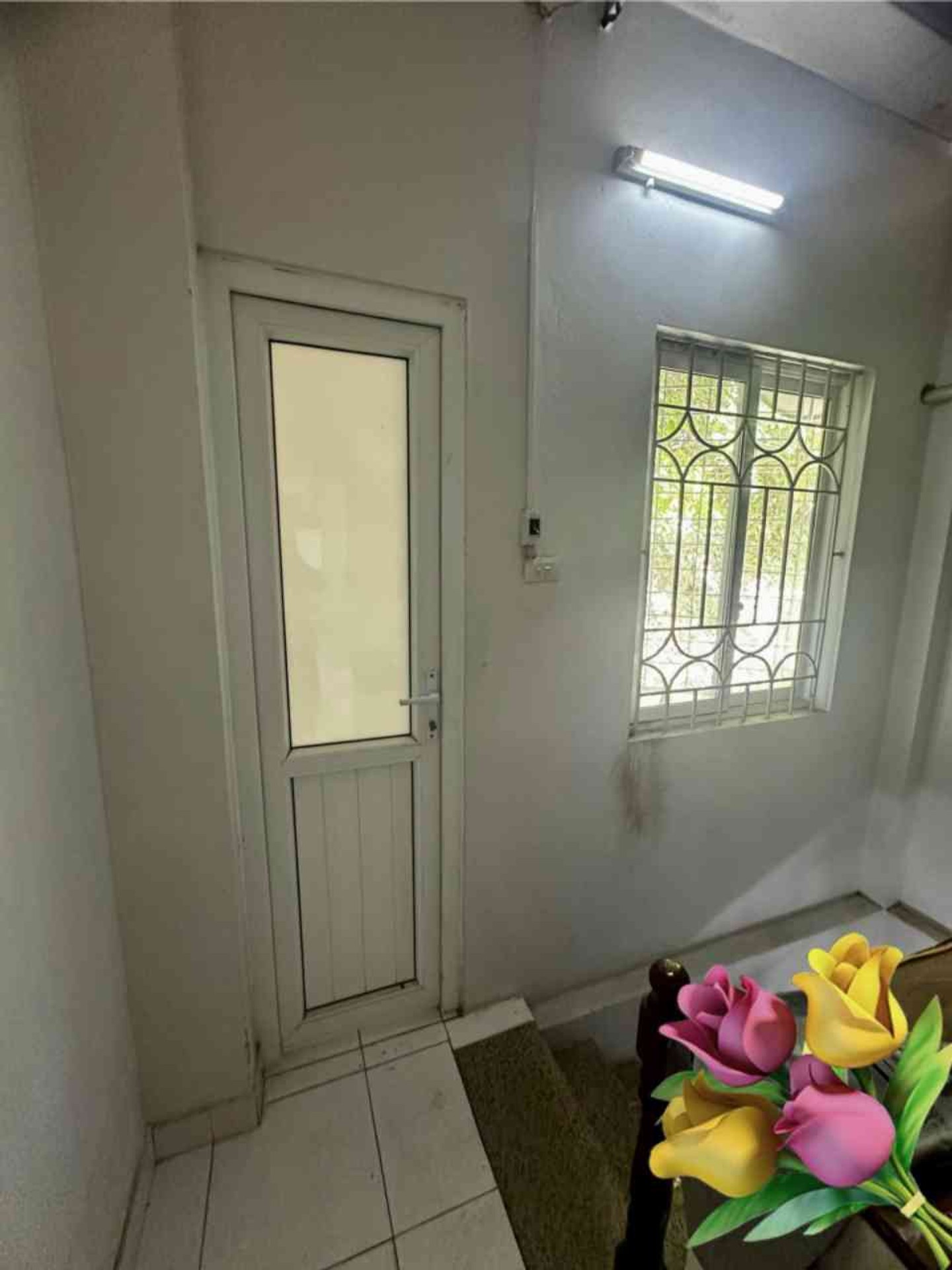 Bán nhà Tân Mai - diện tích 44m2 2 tầng - ô tô đỗ cửa - giá 4,9 tỷ