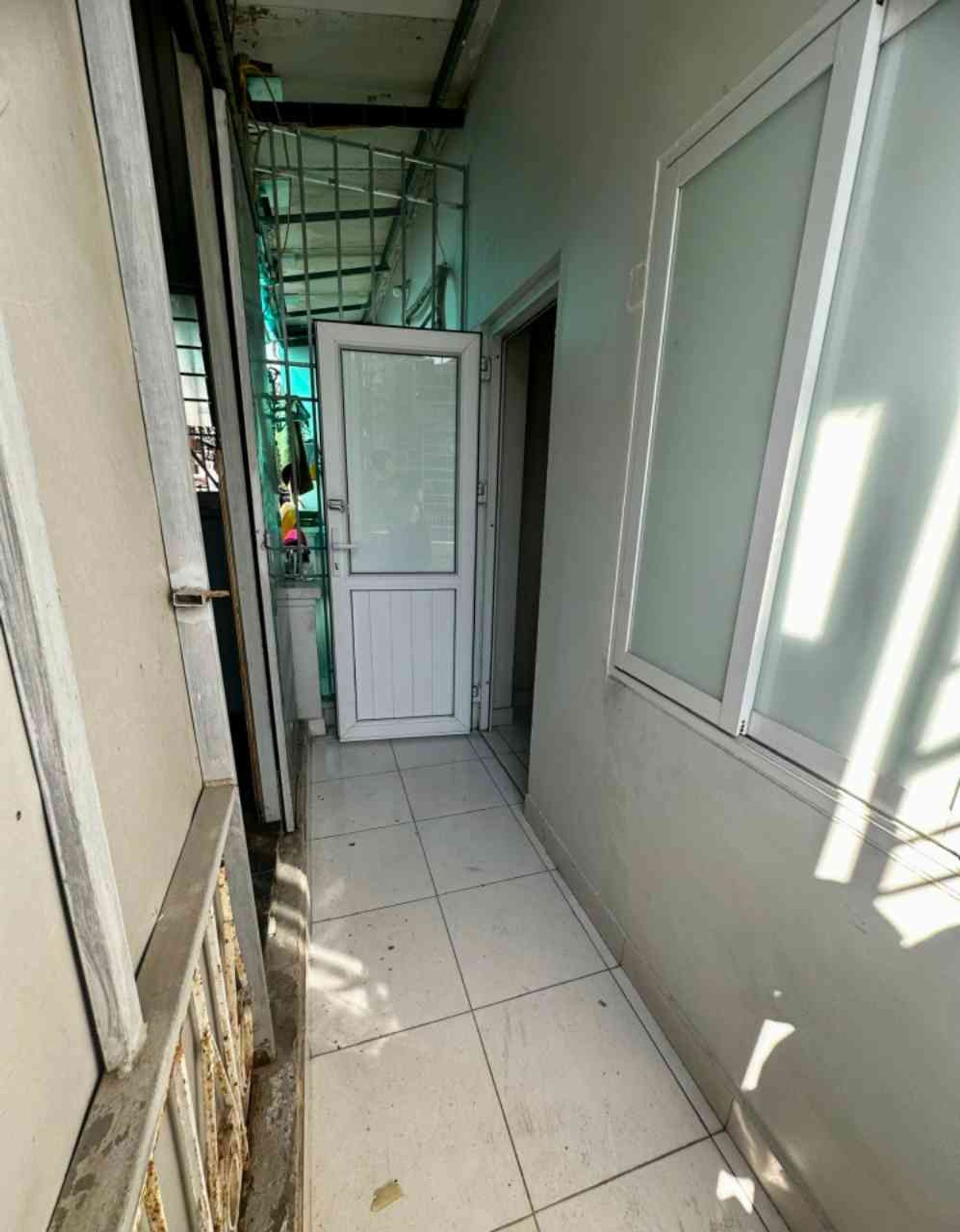 Bán nhà Tân Mai - diện tích 44m2 2 tầng - ô tô đỗ cửa - giá 4,9 tỷ