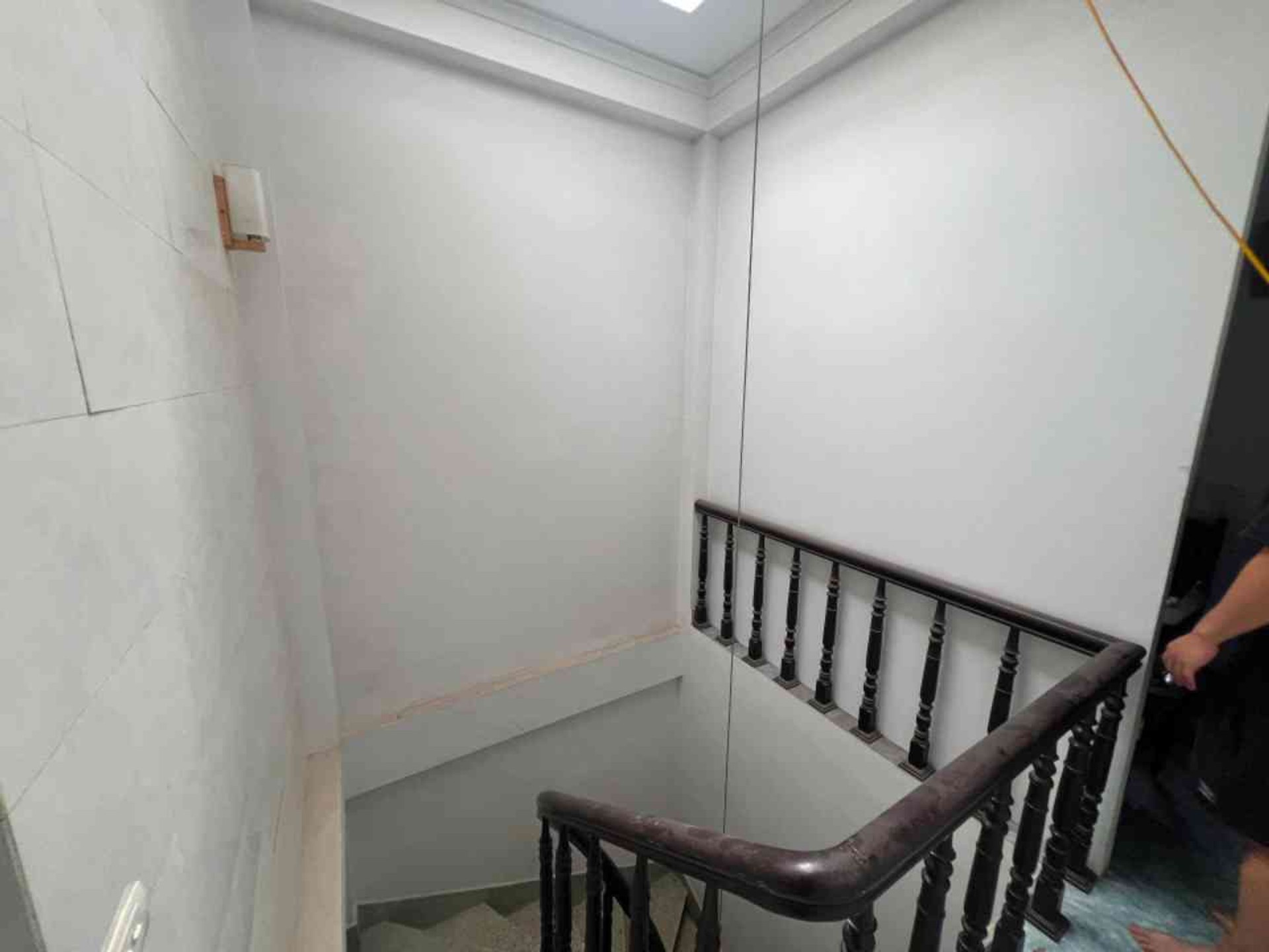 Bán nhà Hoàng Mai - diện tích 27m2 5 tầng - Ngõ thông, kinh doanh nhỏ - giá 6,95 tỷ