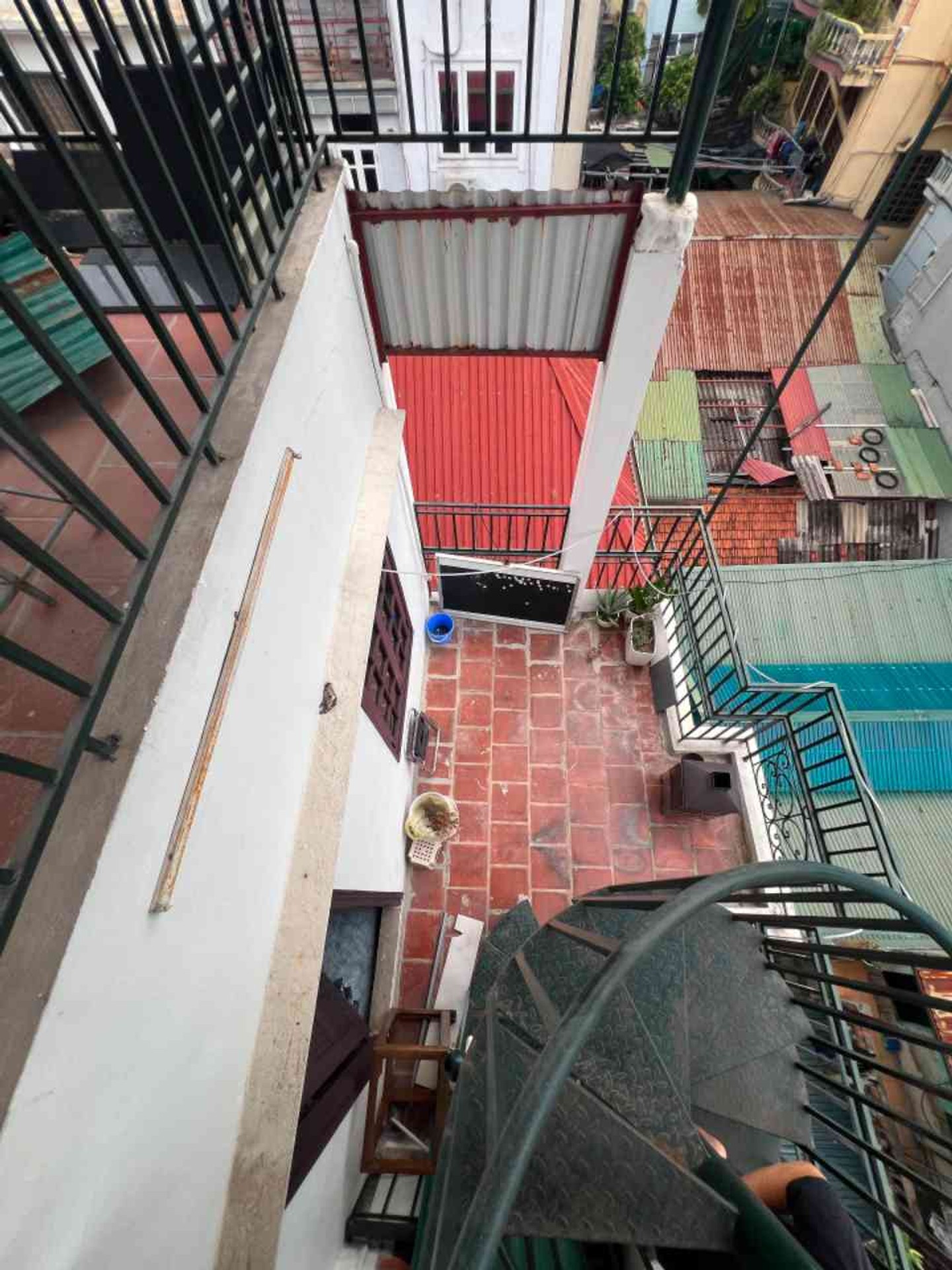 Bán nhà Hoàng Mai - diện tích 27m2 5 tầng - Ngõ thông, kinh doanh nhỏ - giá 6,95 tỷ