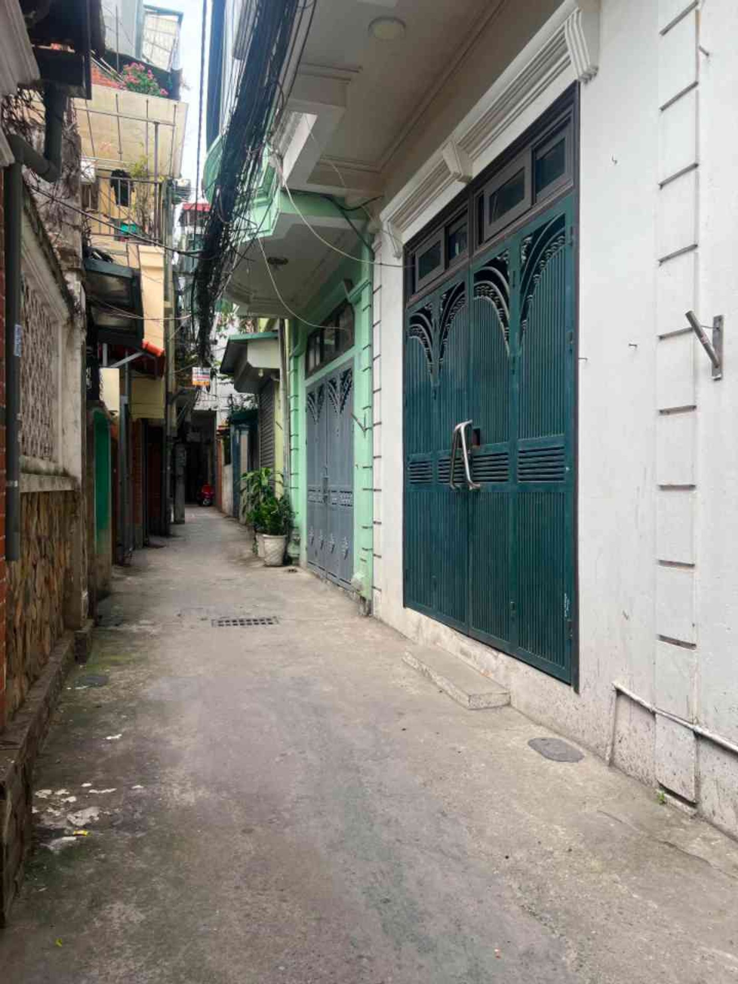 Bán nhà Hoàng Mai - diện tích 27m2 5 tầng - Ngõ thông, kinh doanh nhỏ - giá 6,95 tỷ