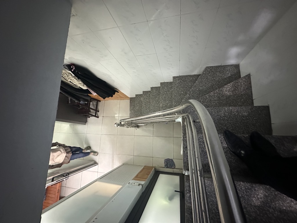 Bán nhà Lĩnh Nam - diện tích 32m2 3 tầng - Nhà nhỏ xinh vuông vắn - giá 2,58 tỷ