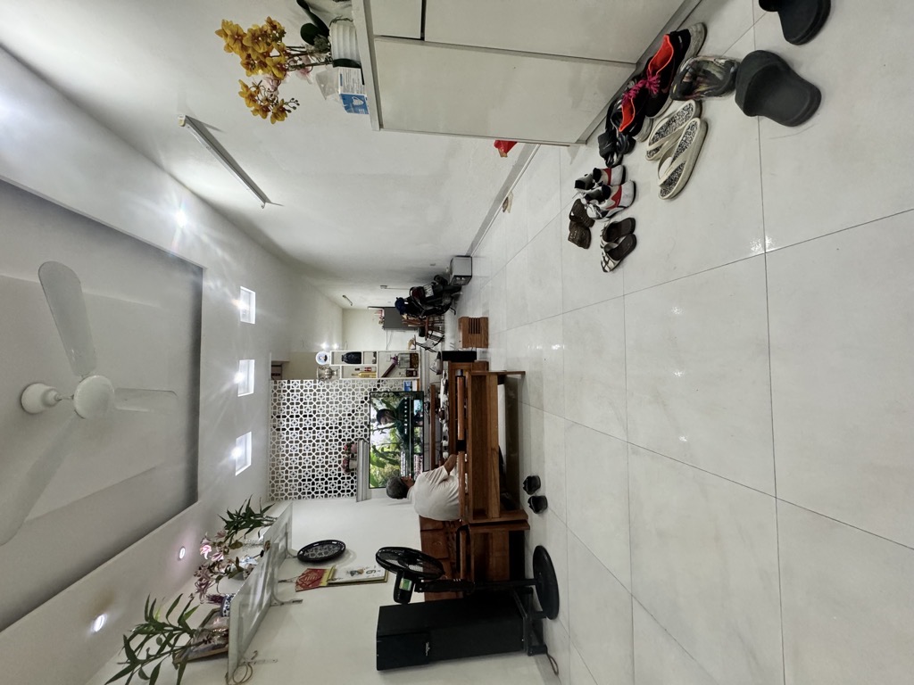 Bán nhà Đông Thiên - diện tích 42m2 2 tầng - ô tô đỗ cửa - giá 3,3 tỷ