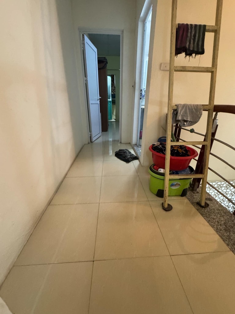 Bán nhà Đông Thiên - diện tích 42m2 2 tầng - ô tô đỗ cửa - giá 3,3 tỷ