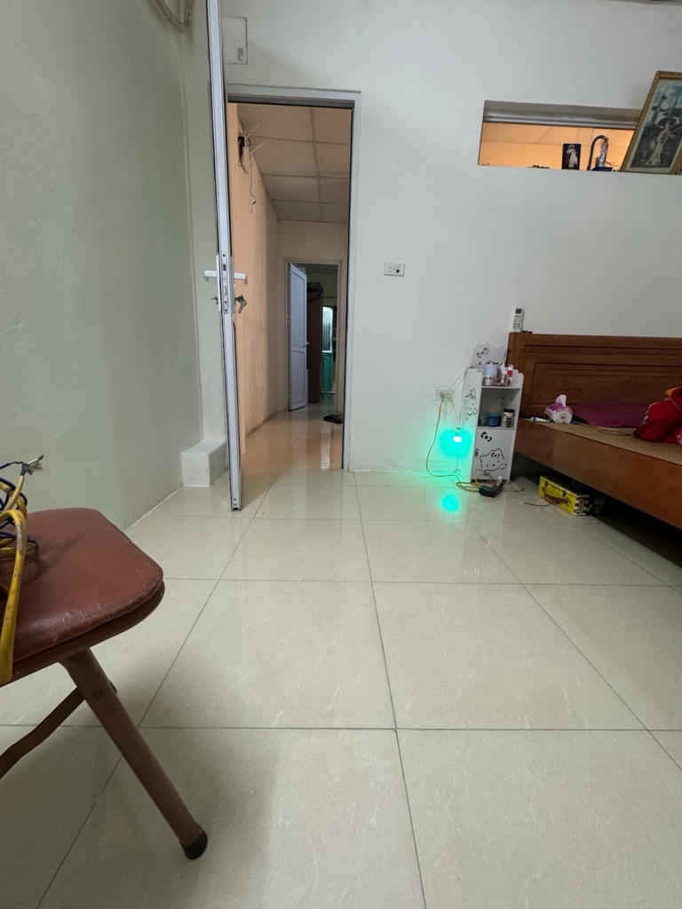 Bán nhà Đông Thiên - diện tích 42m2 2 tầng - ô tô đỗ cửa - giá 3,3 tỷ