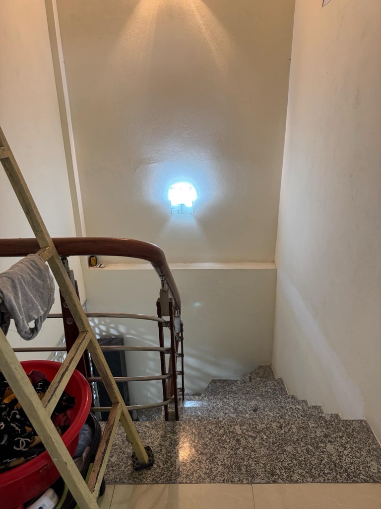 Bán nhà Đông Thiên - diện tích 42m2 2 tầng - ô tô đỗ cửa - giá 3,3 tỷ