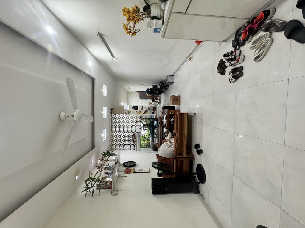 Bán nhà Đông Thiên - diện tích 42m2 2 tầng - ô tô đỗ cửa - giá 3,3 tỷ