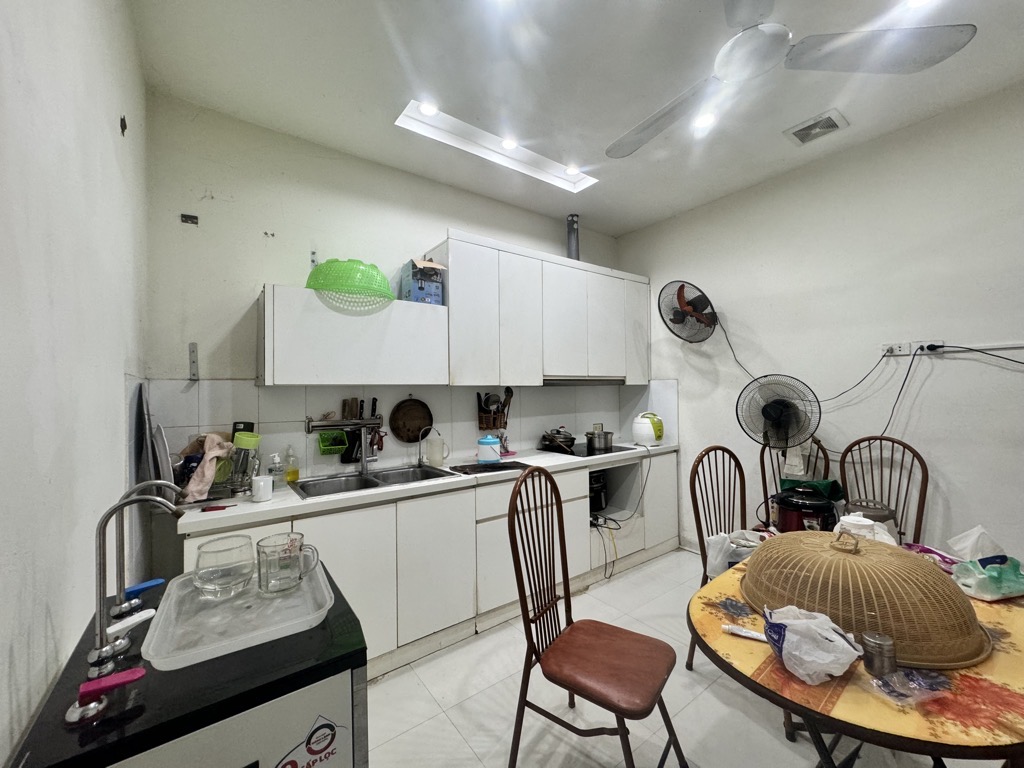 Bán nhà Đông Thiên - diện tích 42m2 2 tầng - ô tô đỗ cửa - giá 3,3 tỷ