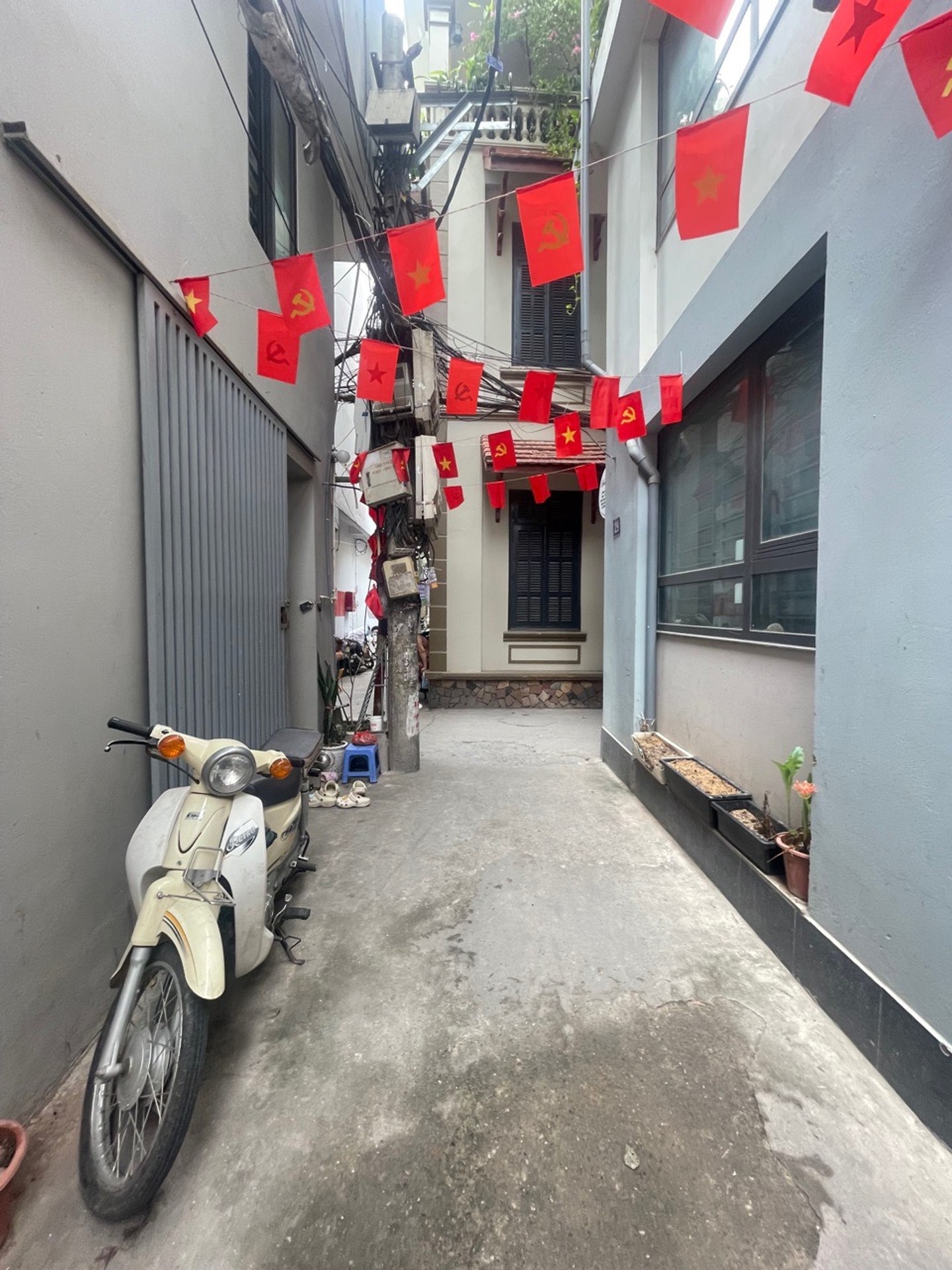 Bán nhà Định Công - diện tích 40m2 2 tầng - SIÊU PHẨM KINH DOANH - giá 3,7 tỷ