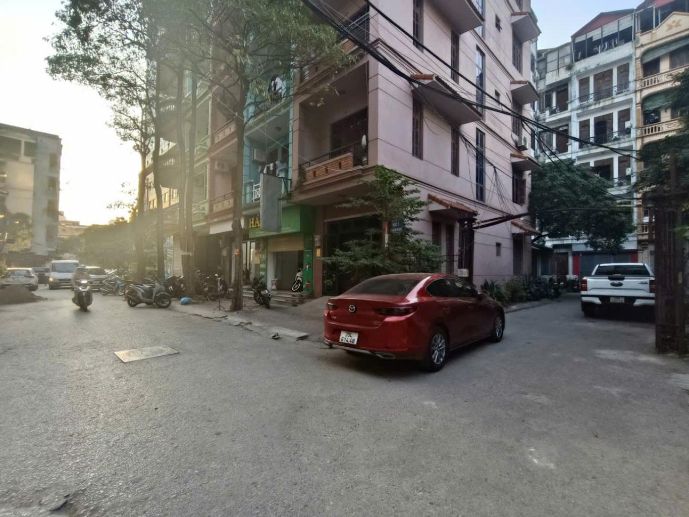 Bán nhà Nguyễn Thị Định - diện tích 69m2 5 tầng - Ô TÔ TRÁNH - giá 31,5 tỷ