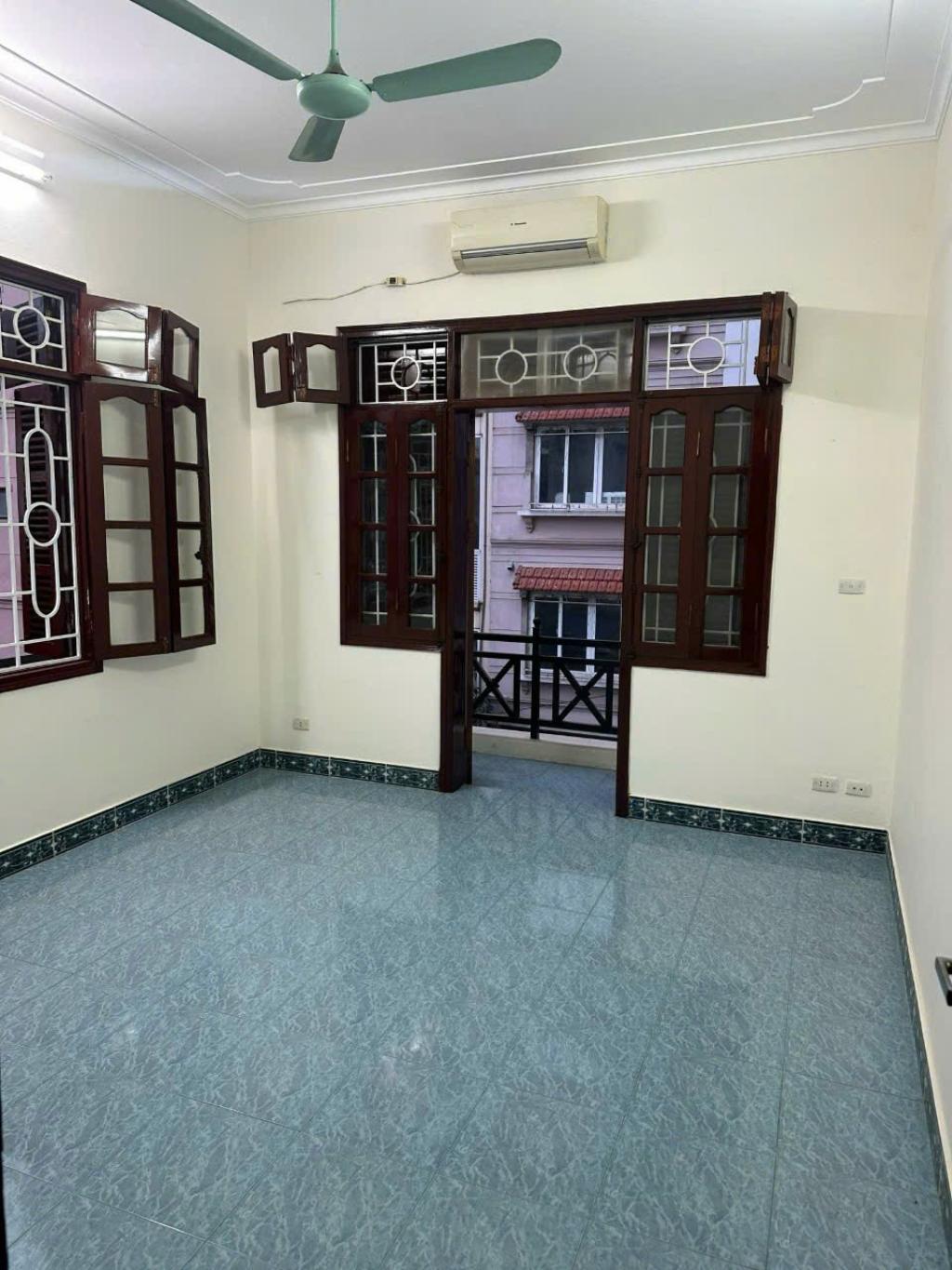 Bán nhà Nguyễn Thị Định - diện tích 69m2 5 tầng - Ô TÔ TRÁNH - giá 31,5 tỷ