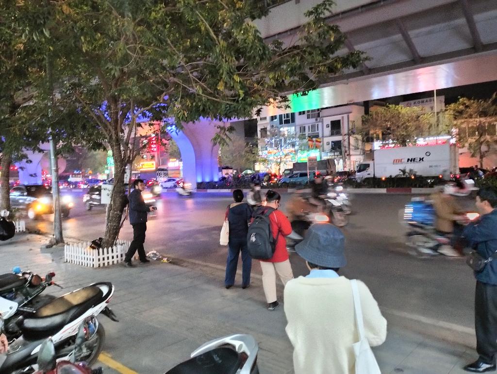 Bán nhà Minh Khai - diện tích 57m2 3 tầng - Mặt phố kinh doanh đỉnh - giá 25 tỷ