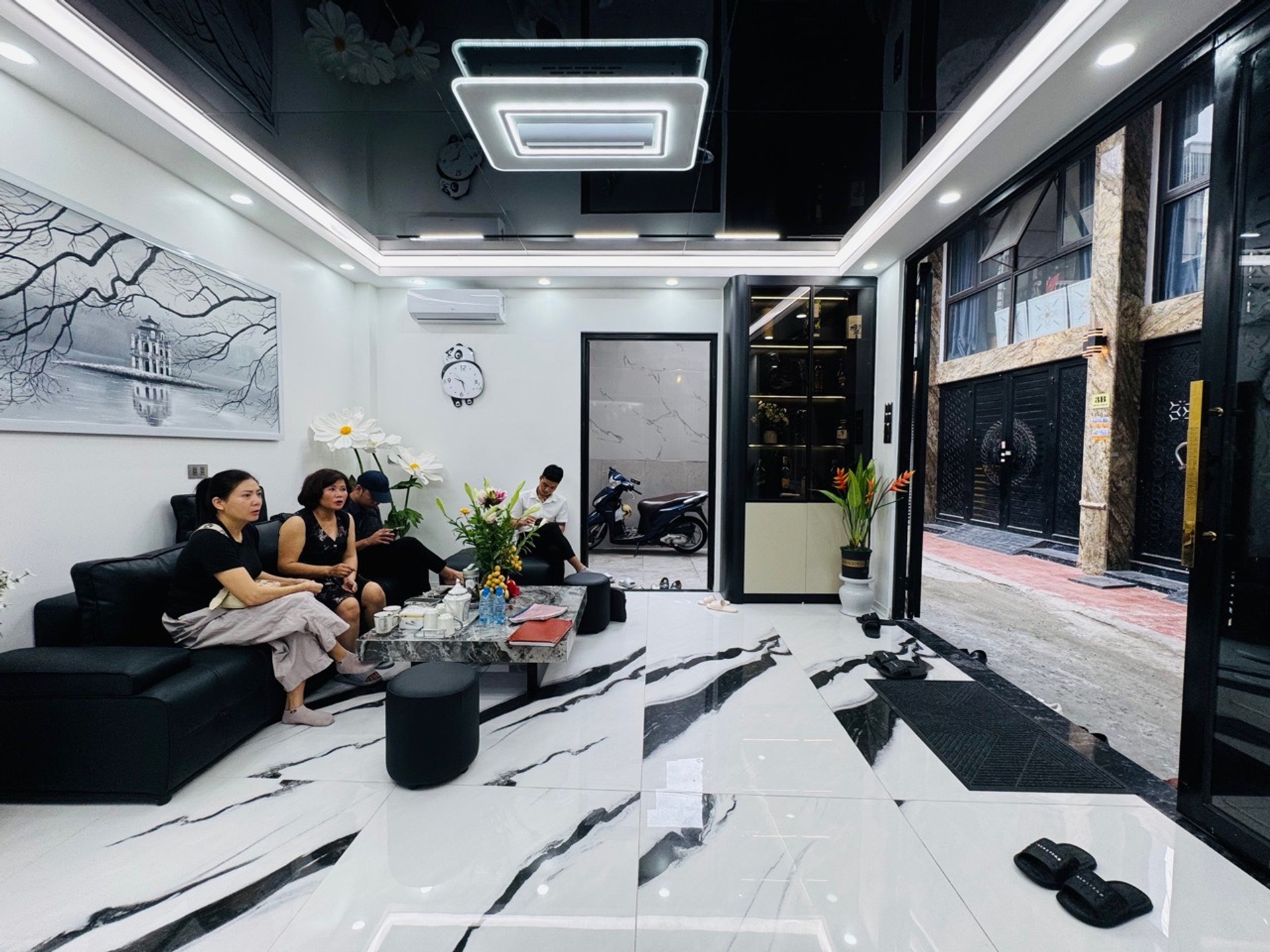 Bán nhà Hoàng Mai - diện tích 37m2 6 tầng - Lô góc 3 mặt thoáng - giá 14,3 tỷ