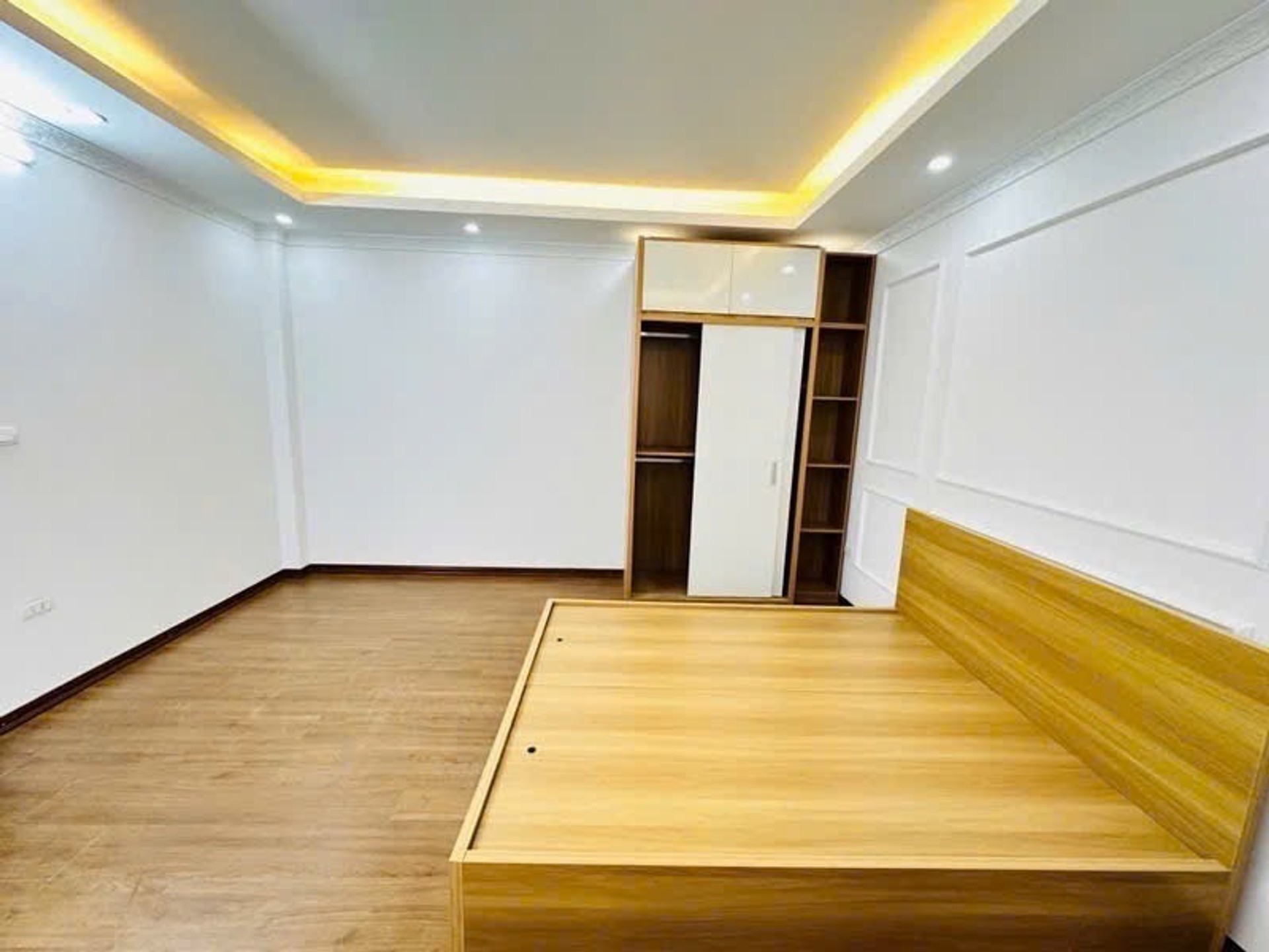 Bán nhà Phố Đại Đồng - diện tích 54m2 5 tầng - Ô TÔ GẦN - giá 7,1 tỷ