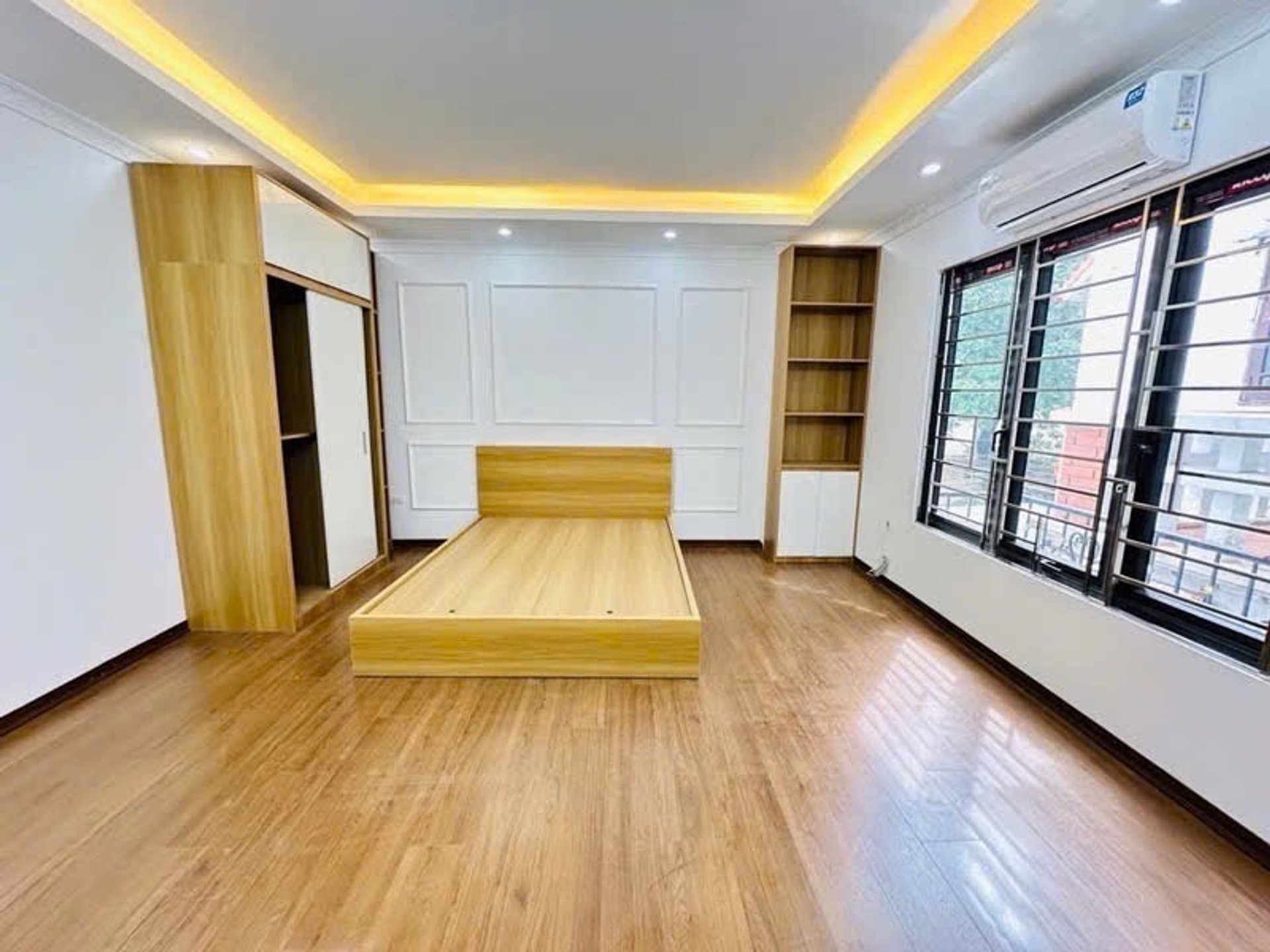Bán nhà Phố Đại Đồng - diện tích 54m2 5 tầng - Ô TÔ GẦN - giá 7,1 tỷ