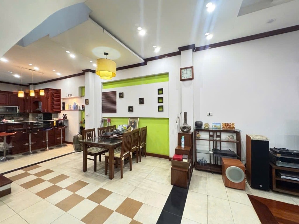 Bán nhà Bà Triệu - diện tích 79m2 5 tầng - Lô góc siêu hiếm - giá 85 tỷ