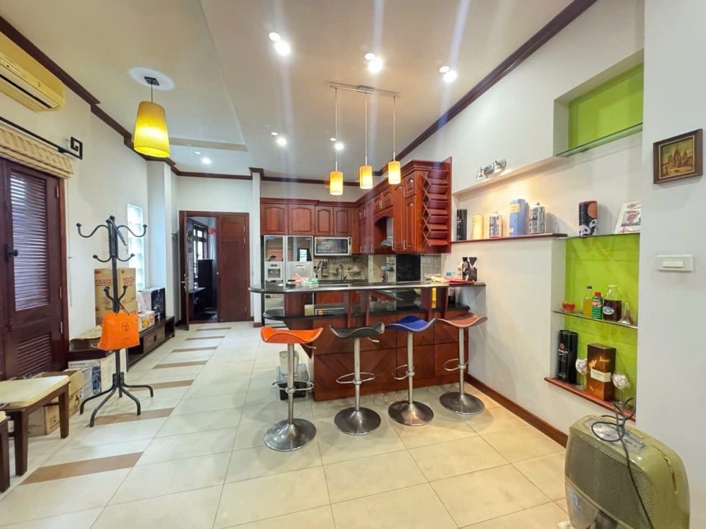 Bán nhà Bà Triệu - diện tích 79m2 5 tầng - Lô góc siêu hiếm - giá 85 tỷ