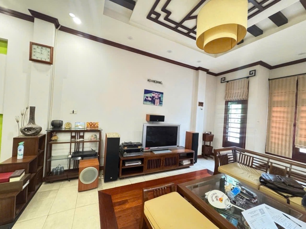 Bán nhà Bà Triệu - diện tích 79m2 5 tầng - Lô góc siêu hiếm - giá 85 tỷ