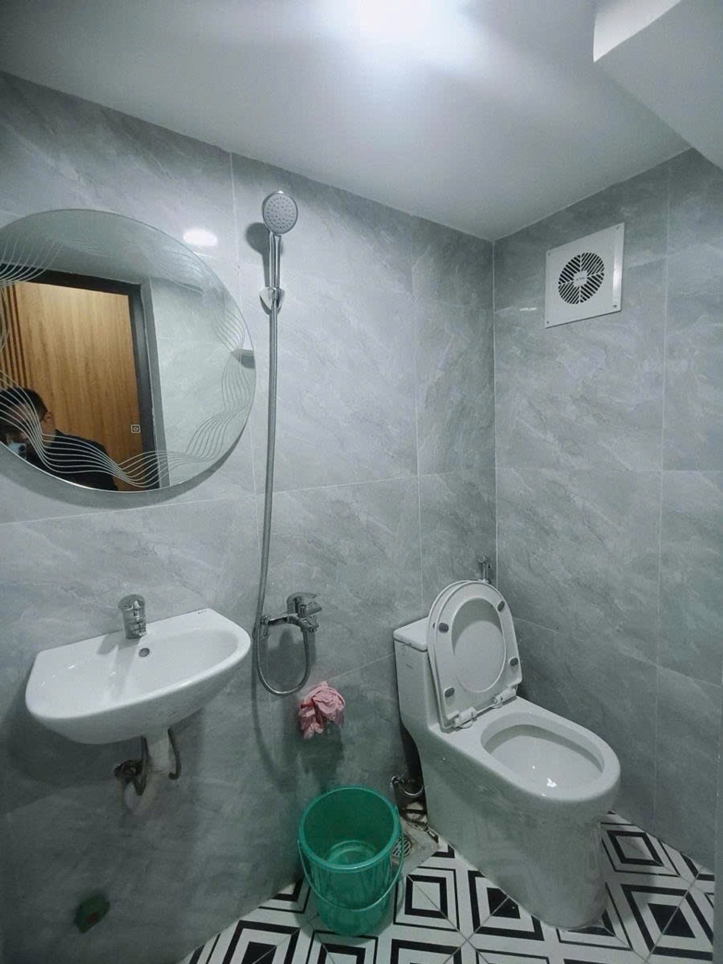 Bán nhà Yên Lạc - diện tích 50m2 2 tầng - nhà đẹp full nội thất - giá 4,6 tỷ