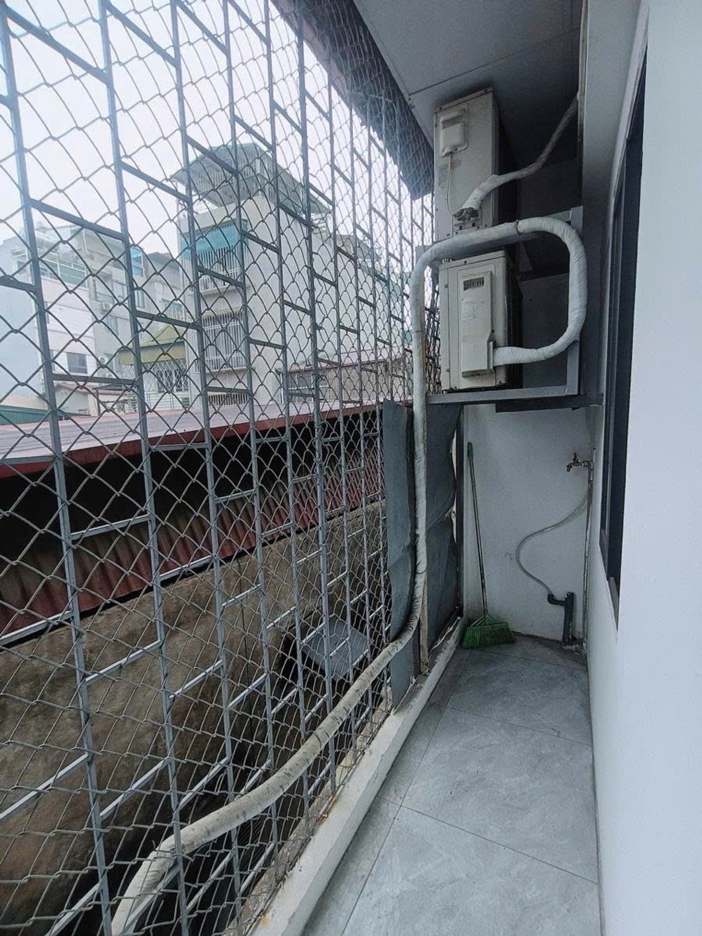 Bán nhà Yên Lạc - diện tích 50m2 2 tầng - nhà đẹp full nội thất - giá 4,6 tỷ