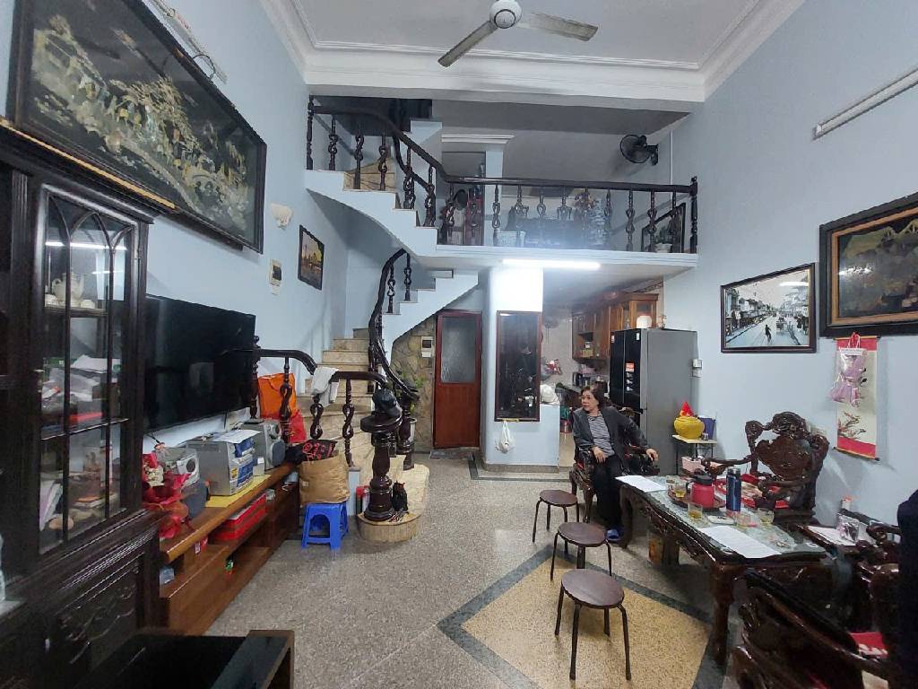 Bán nhà Đông Tác - diện tích 64m2 5 tầng - Ô tô vào nhà - giá 25,8 tỷ