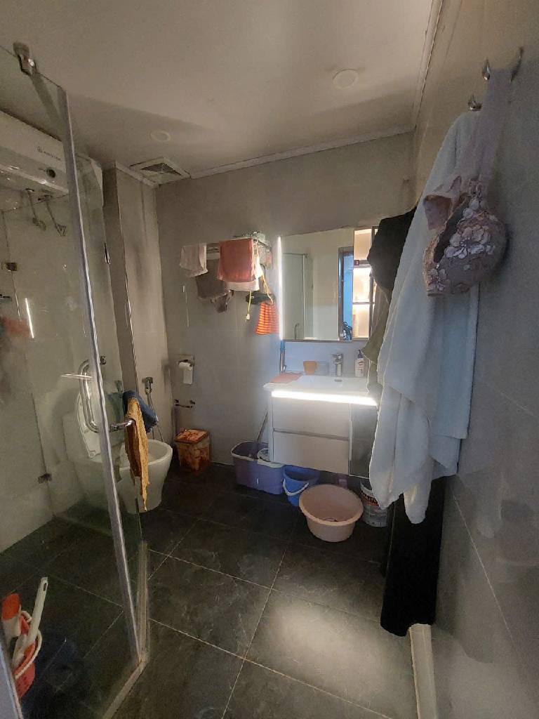 Bán nhà Đông Tác - diện tích 64m2 5 tầng - Ô tô vào nhà - giá 25,8 tỷ