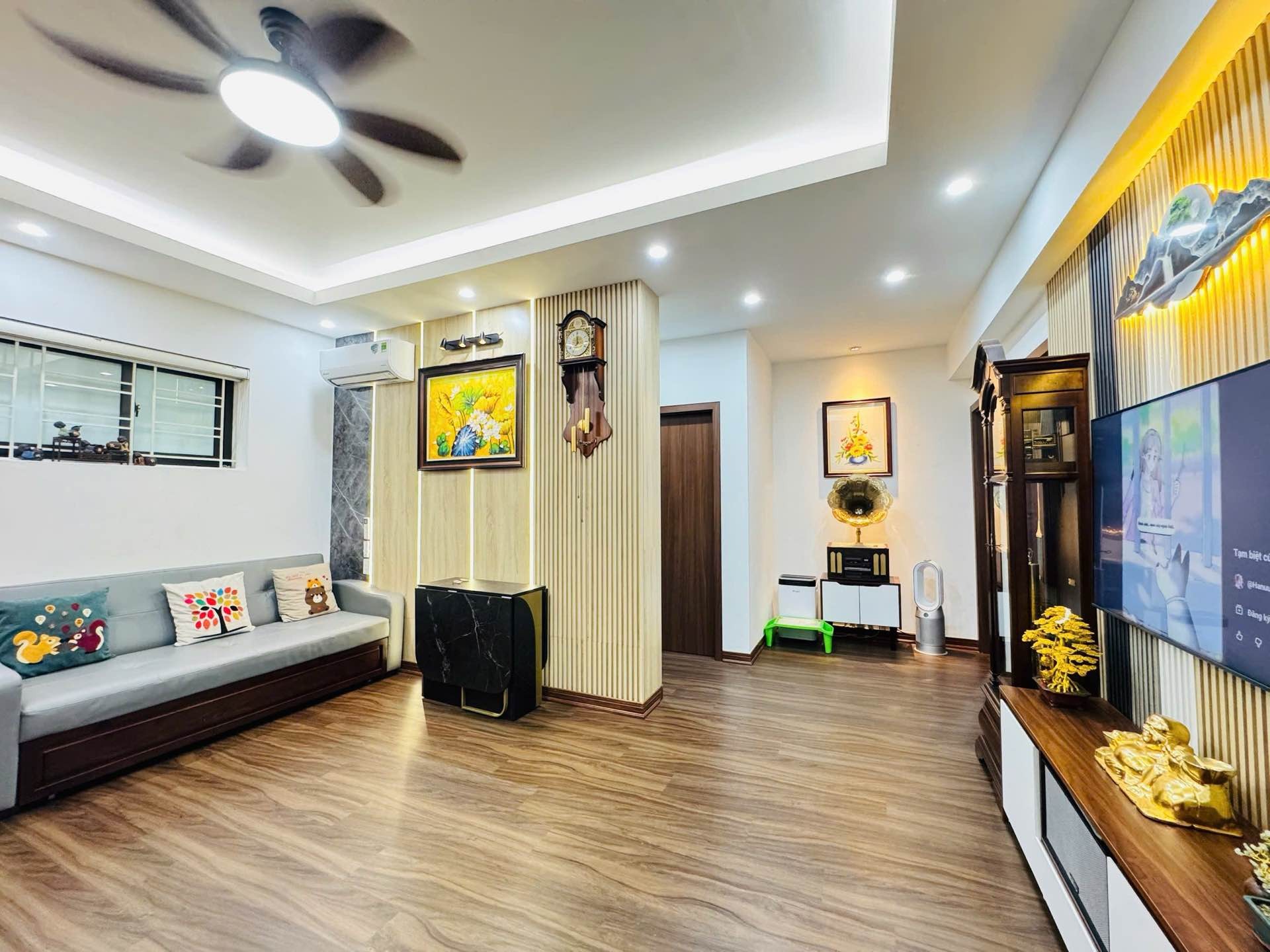 Bán nhà Nơ3 Linh đàm - diện tích 75m2 1 tầng - Ô tô đỗ sảnh - giá 6,26 tỷ