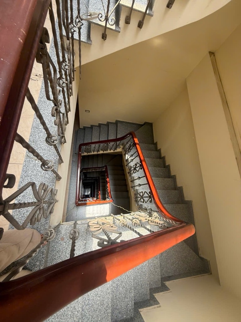 Bán nhà Lô 5B Khu ĐTM Trung Yên - diện tích 98,3m2 8 tầng - ô tô tránh - giá 56 tỷ