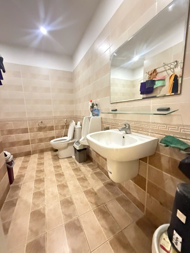 Bán nhà Lô 5B Khu ĐTM Trung Yên - diện tích 98,3m2 8 tầng - ô tô tránh - giá 56 tỷ