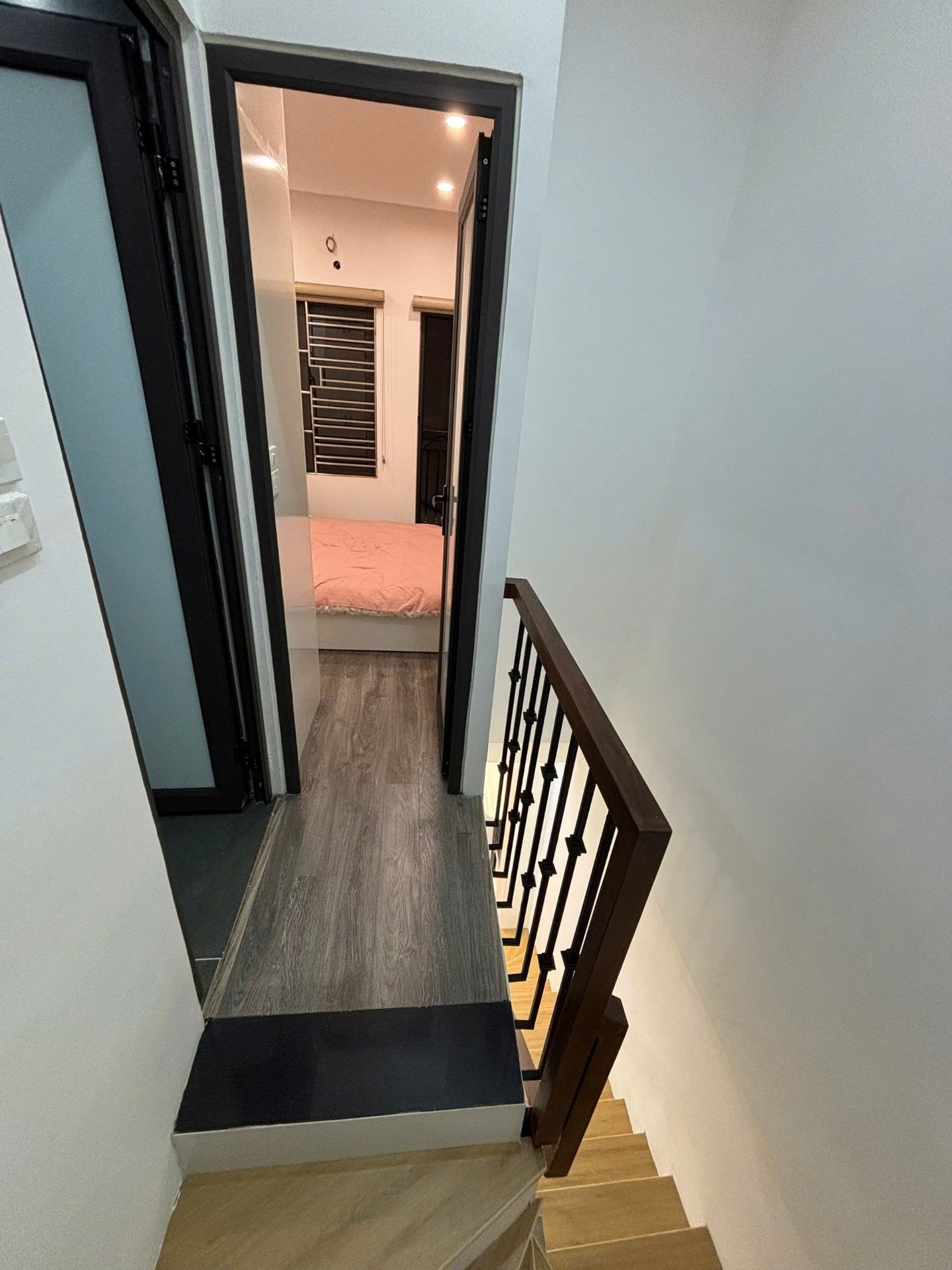 Bán nhà Nguyễn Công Trứ - diện tích 12m2 2 tầng - Nhà đẹp long lanh - giá 4,15 tỷ