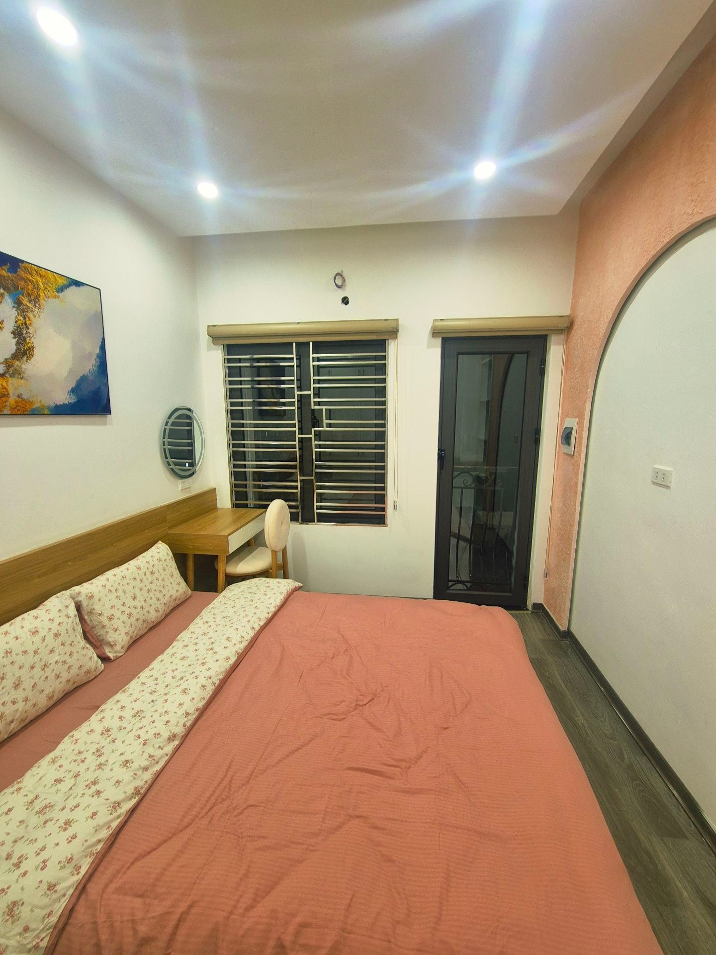 Bán nhà Nguyễn Công Trứ - diện tích 12m2 2 tầng - Nhà đẹp long lanh - giá 4,15 tỷ