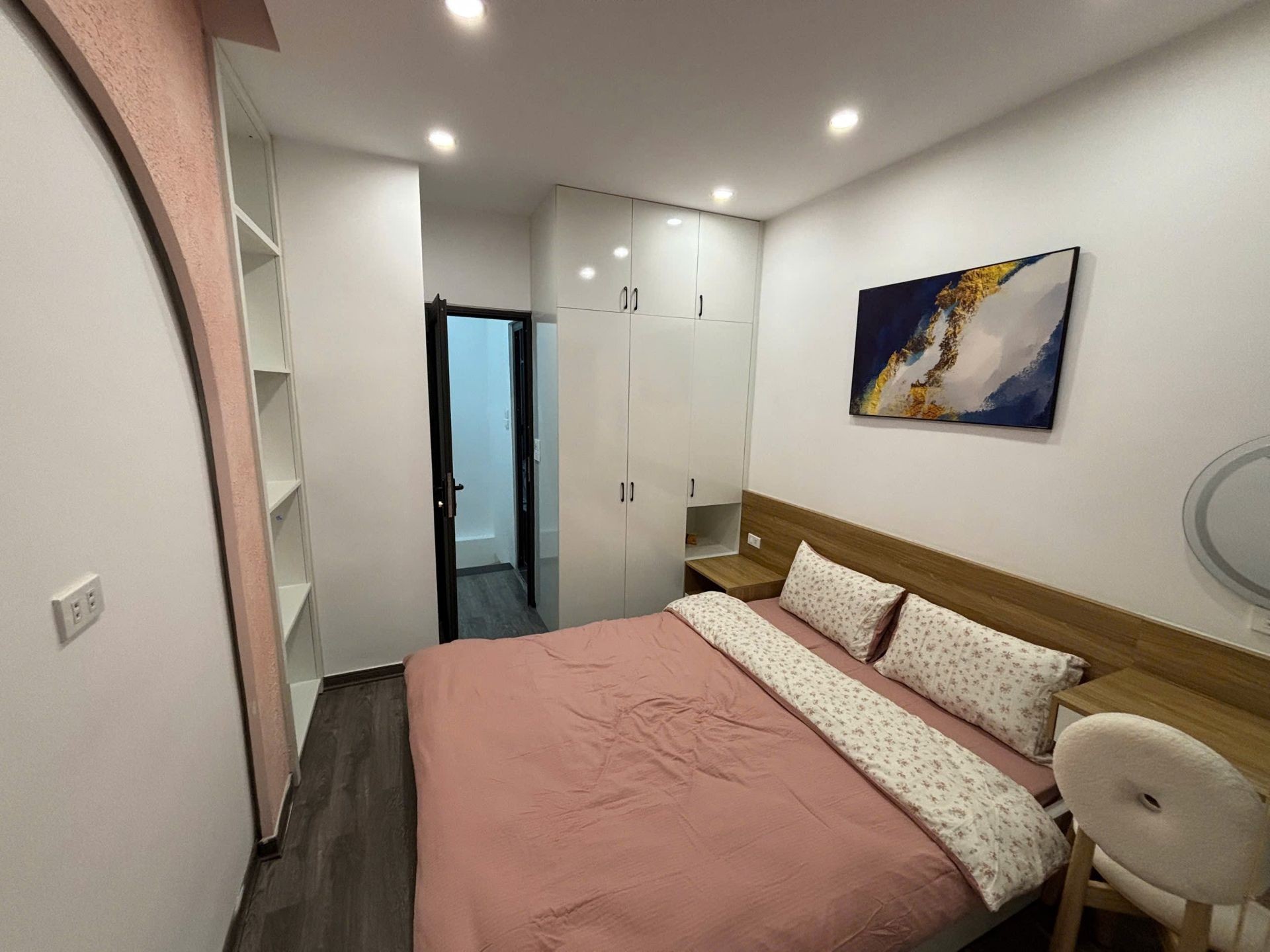 Bán nhà Nguyễn Công Trứ - diện tích 12m2 2 tầng - Nhà đẹp long lanh - giá 4,15 tỷ
