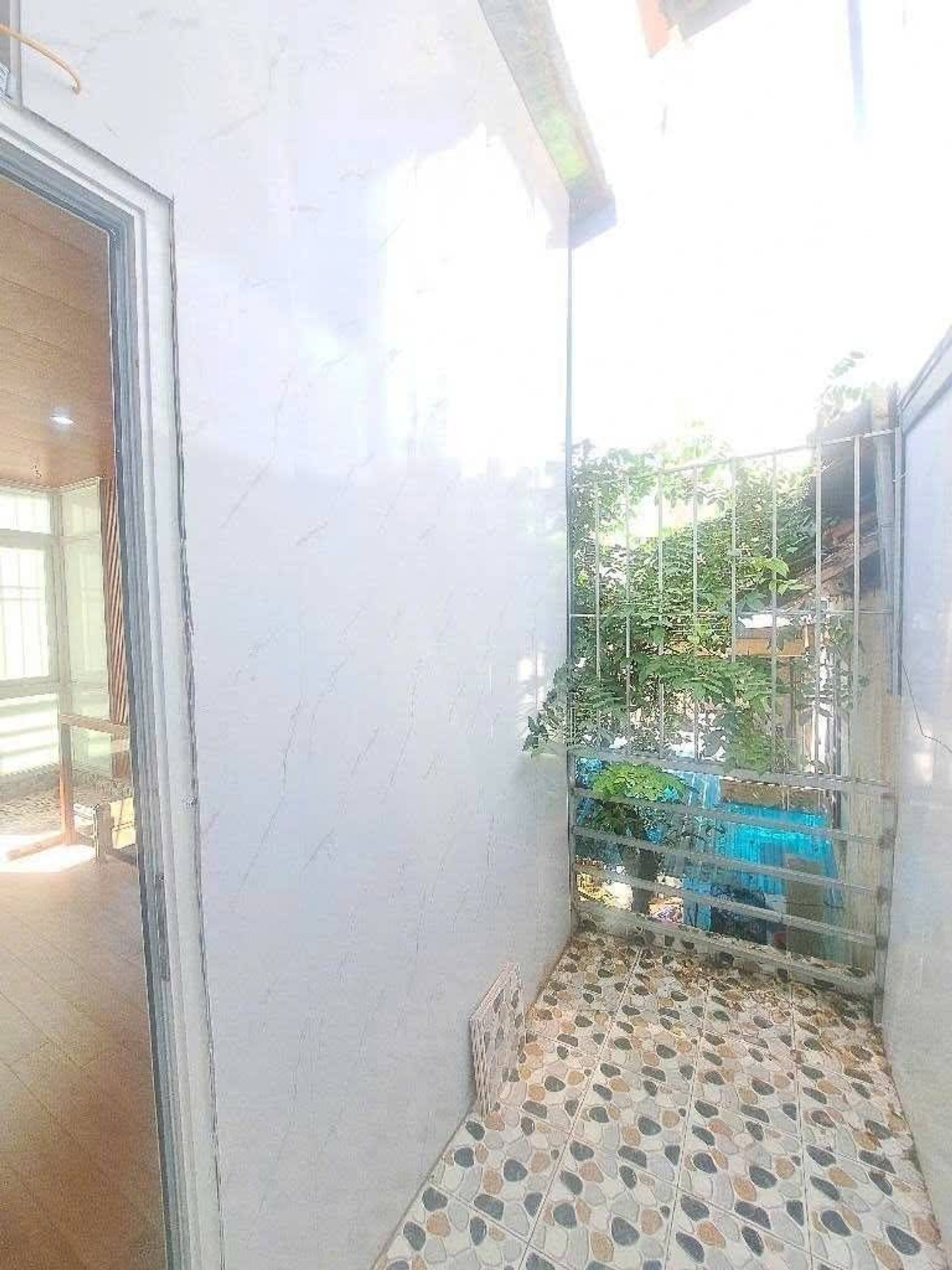 Bán nhà Tân Mai - diện tích 70m2 2 tầng - Ô TÔ ĐỖ CỬA - giá 3,65 tỷ