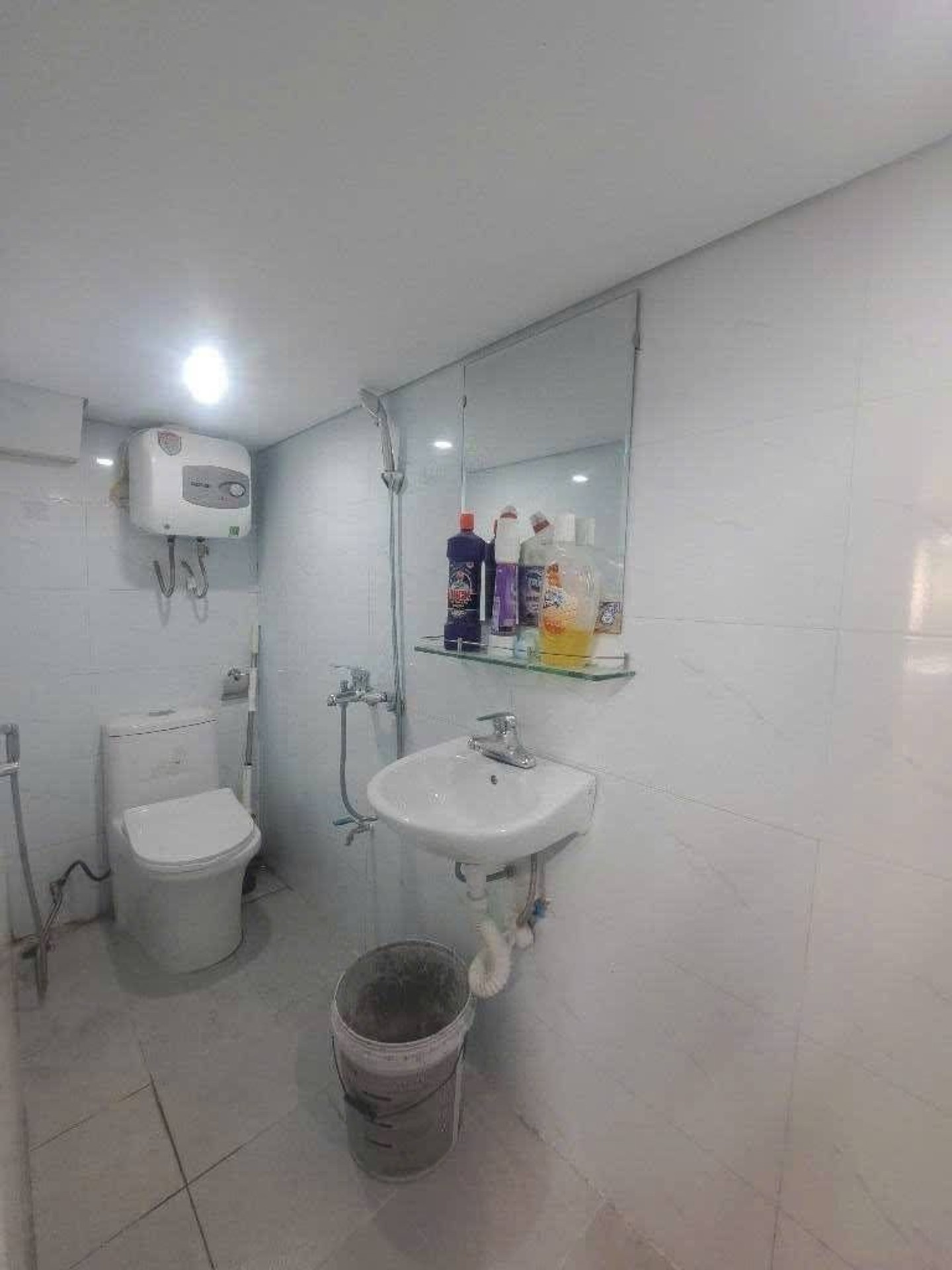Bán nhà Tân Mai - diện tích 70m2 2 tầng - Ô TÔ ĐỖ CỬA - giá 3,65 tỷ
