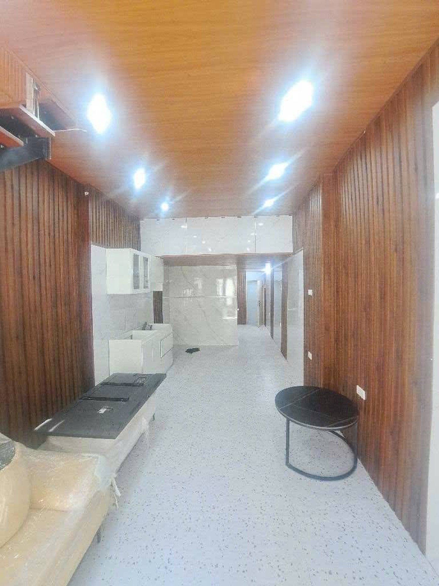 Bán nhà Tân Mai - diện tích 70m2 2 tầng - Ô TÔ ĐỖ CỬA - giá 3,65 tỷ