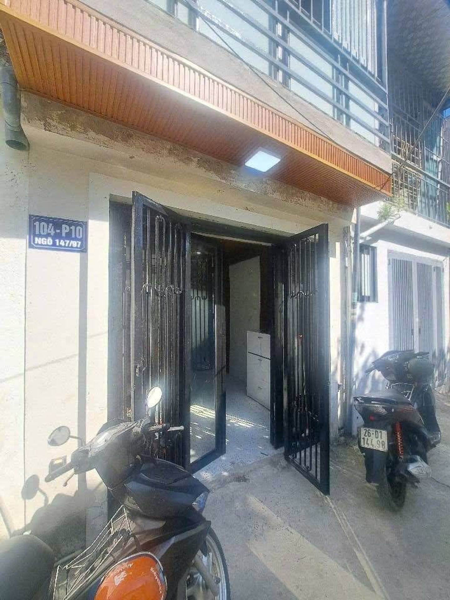 Bán nhà Tân Mai - diện tích 70m2 2 tầng - Ô TÔ ĐỖ CỬA - giá 3,65 tỷ