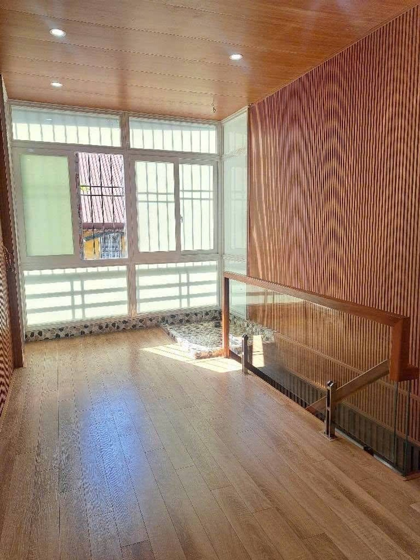 Bán nhà Tân Mai - diện tích 70m2 2 tầng - Ô TÔ ĐỖ CỬA - giá 3,65 tỷ