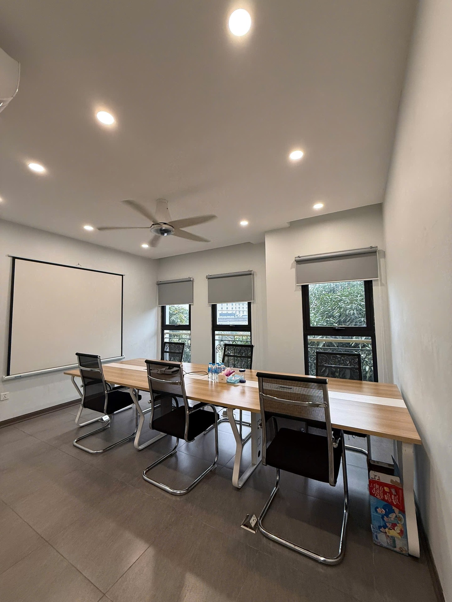 Bán nhà Đại Kim - diện tích 75m2 5 tầng - Ô tô tránh, kinh doanh - giá 28,5 tỷ