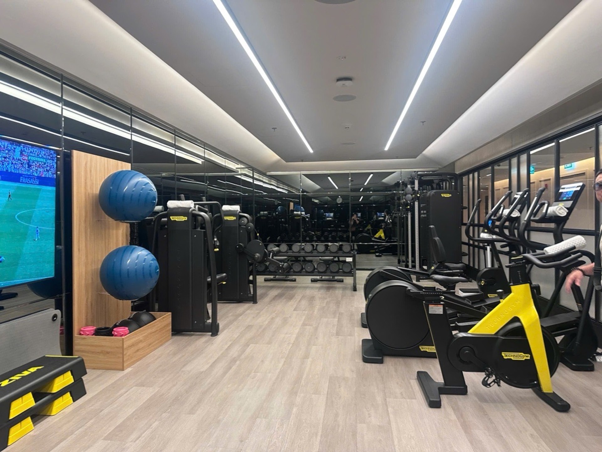 Bán nhà Hai Bà Trưng - diện tích 133m2 6 tầng - Lô góc - giá 91 tỷ