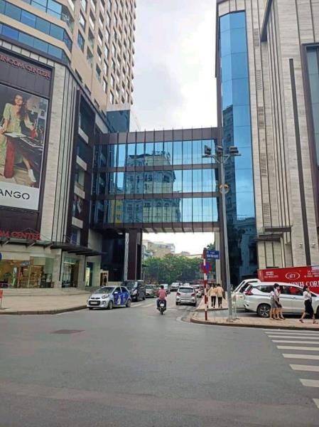 Bán nhà Bùi Thị Xuân - diện tích 33m2 9 tầng - Mặt phố Bùi Thị Xuân - giá 50 tỷ