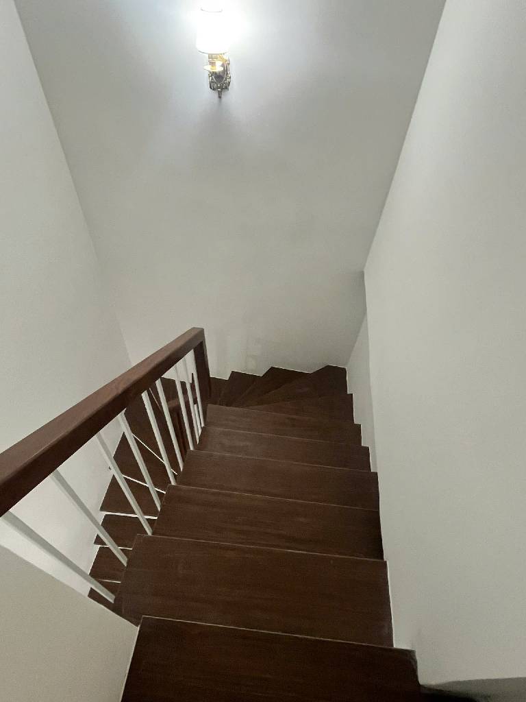 Bán nhà Nguyễn Khoái - diện tích 43m2 2 tầng - Nhà 2 tầng gần 50m - giá 3,05 tỷ