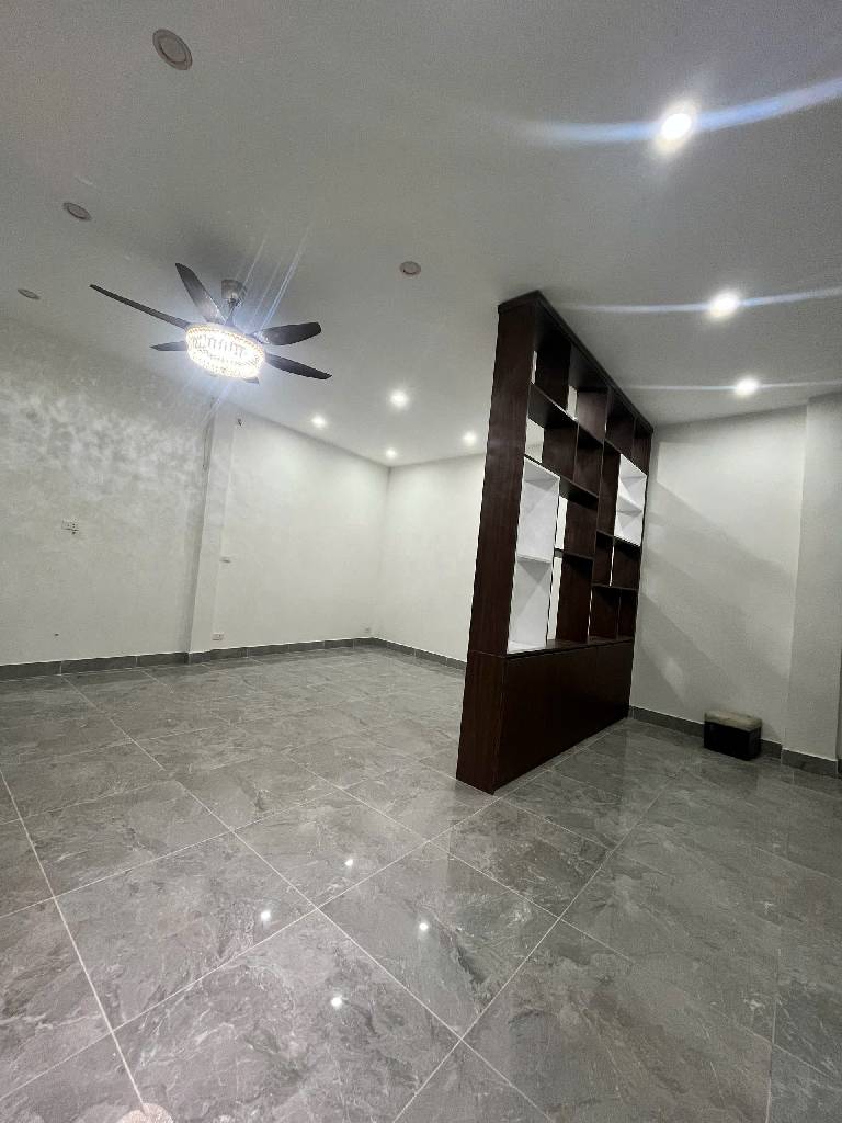 Bán nhà Nguyễn Khoái - diện tích 43m2 2 tầng - Nhà 2 tầng gần 50m - giá 3,05 tỷ