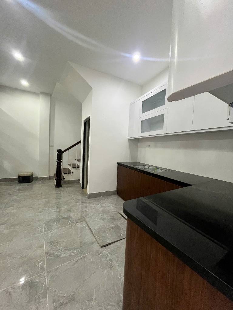 Bán nhà Nguyễn Khoái - diện tích 43m2 2 tầng - Nhà 2 tầng gần 50m - giá 3,05 tỷ