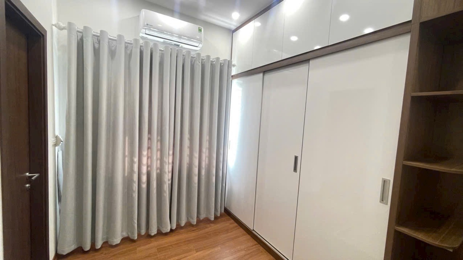 Bán nhà Nguyễn Xiển - diện tích 56m2 1 tầng - Căn góc thoáng sáng - giá 4,6 tỷ