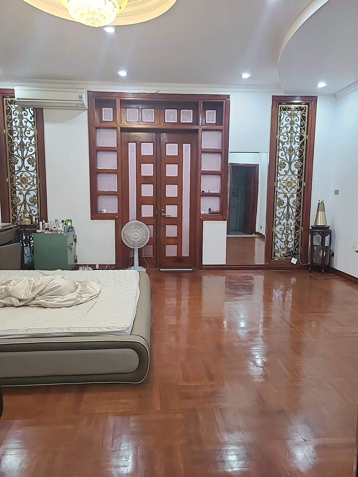 Bán nhà Thọ Lão - diện tích 56m2 7 tầng - Mặt phố khu vực trung tâm - giá 34,5 tỷ