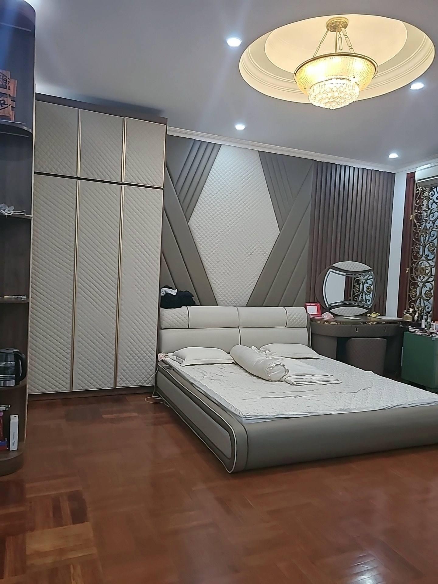 Bán nhà Thọ Lão - diện tích 56m2 7 tầng - Mặt phố khu vực trung tâm - giá 34,5 tỷ