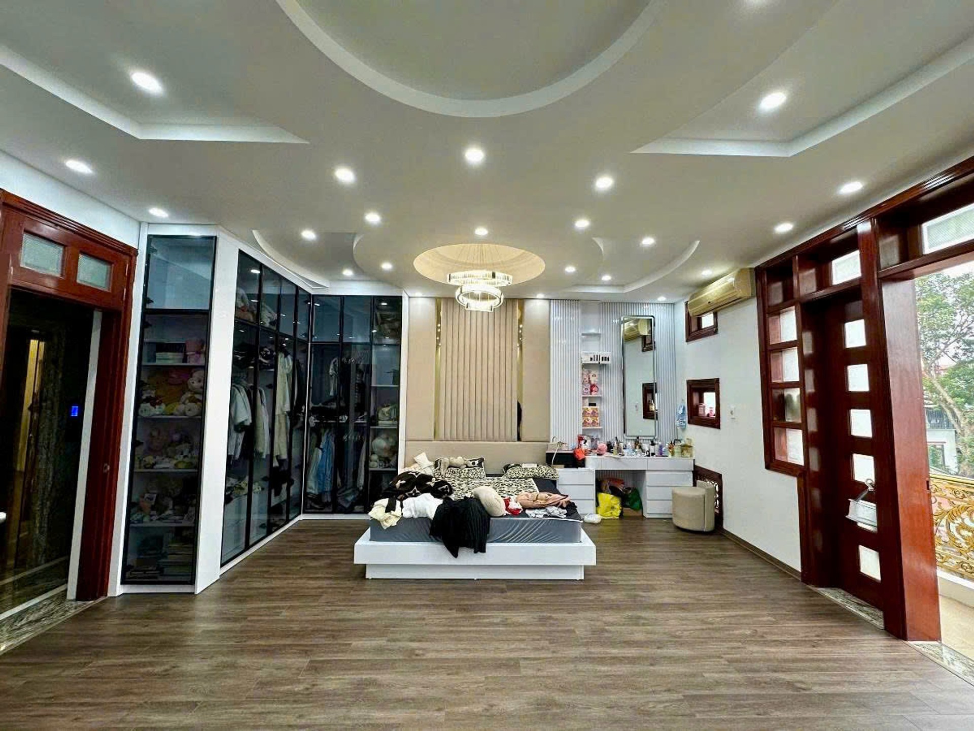 Bán nhà Thọ Lão - diện tích 56m2 7 tầng - Mặt phố khu vực trung tâm - giá 34,5 tỷ