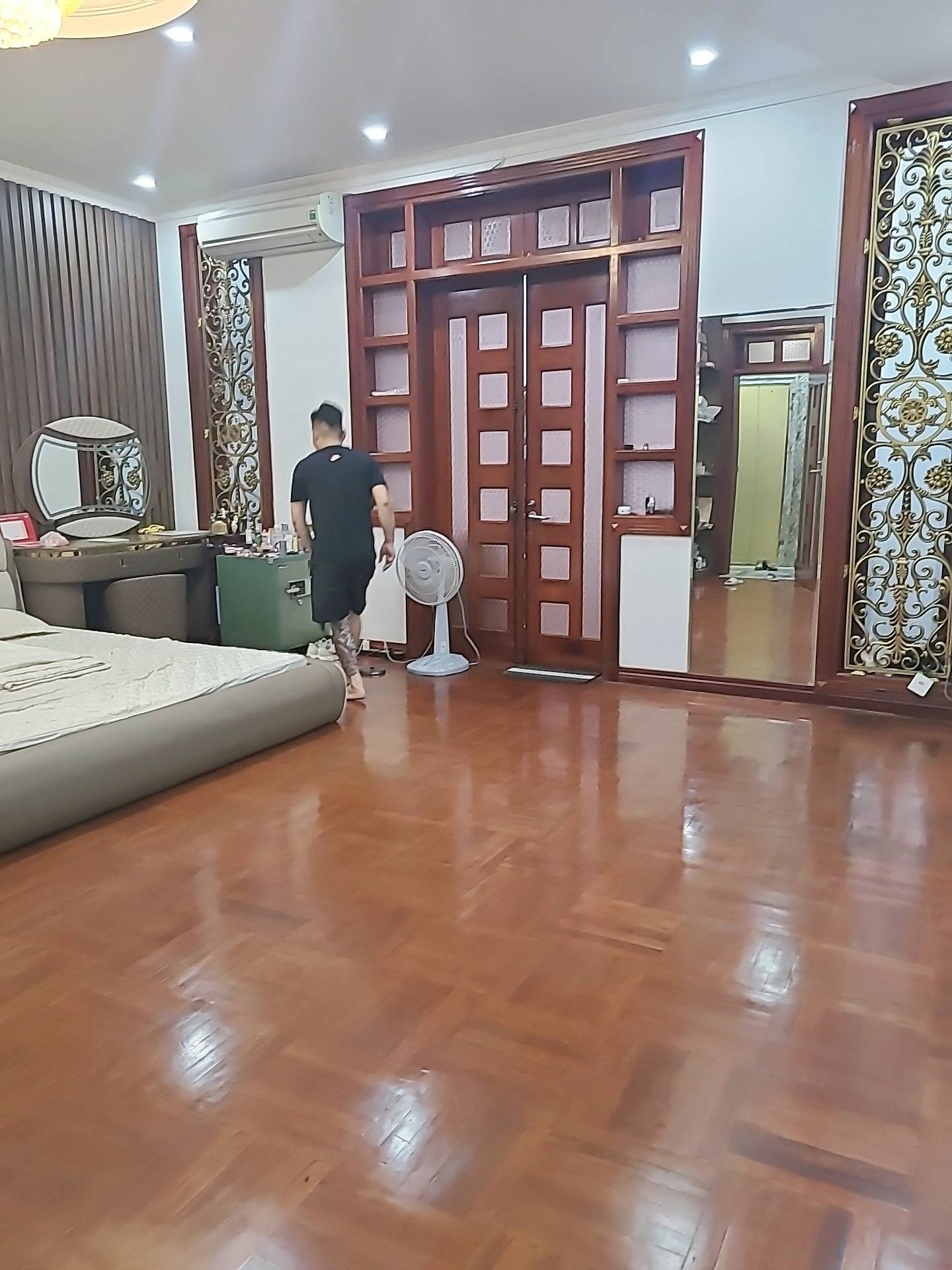 Bán nhà Thọ Lão - diện tích 56m2 7 tầng - Mặt phố khu vực trung tâm - giá 34,5 tỷ