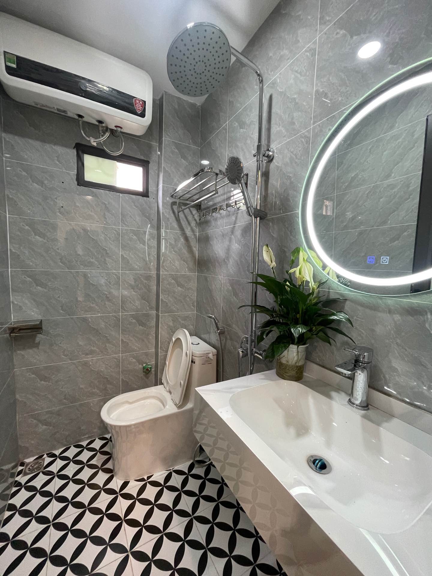 Bán nhà Vĩnh Hưng - diện tích 18m2 3 tầng - Nhà đẹp ở ngay - giá 1,65 tỷ